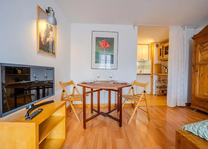 Gambetta En Centre A 2 Pas Du Marche * La Rochelle (Charente-Maritime)